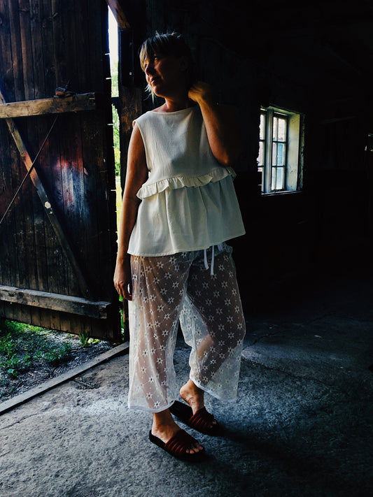 Sheer pants in floral mesh