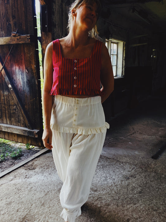 Field top in scarlet stripe