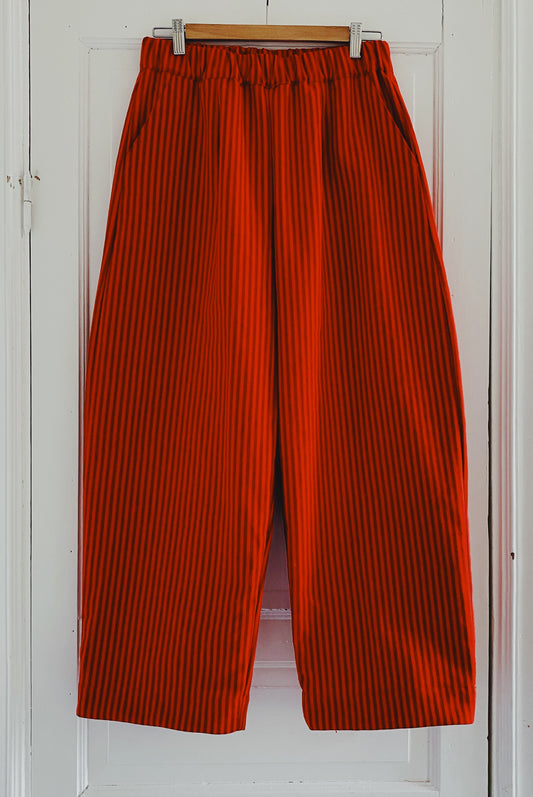 The Agnes pants in red stripe