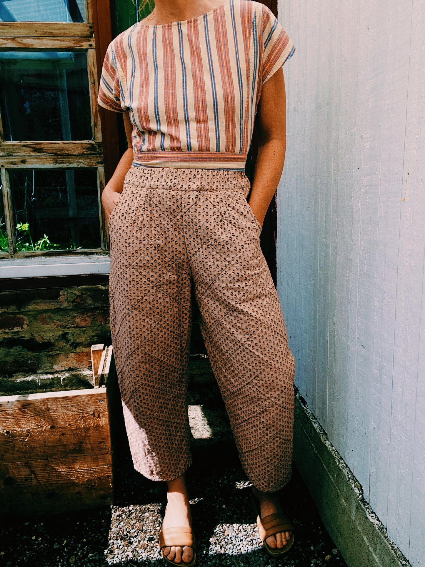 Quilted Agnes pants in apricot ditsy