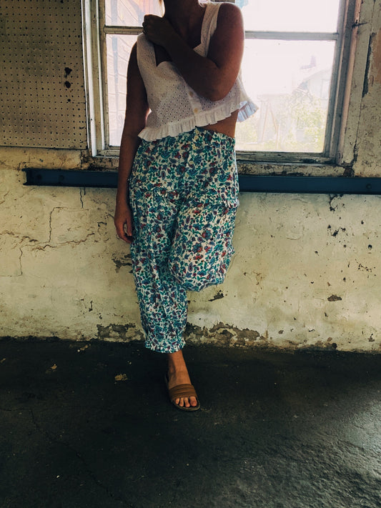 Bloomer pants in blue floral