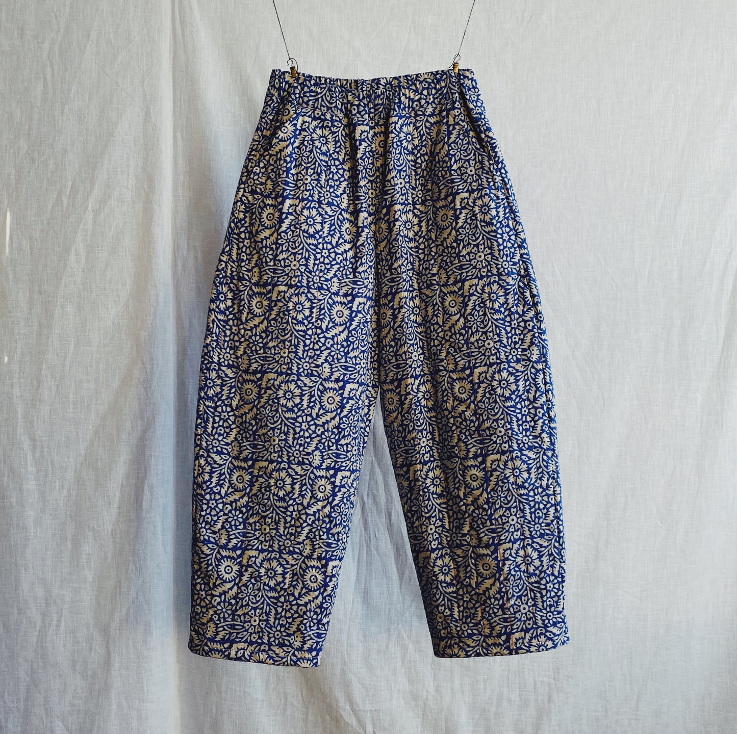 Quilted Agnes pants in blockprinted floral