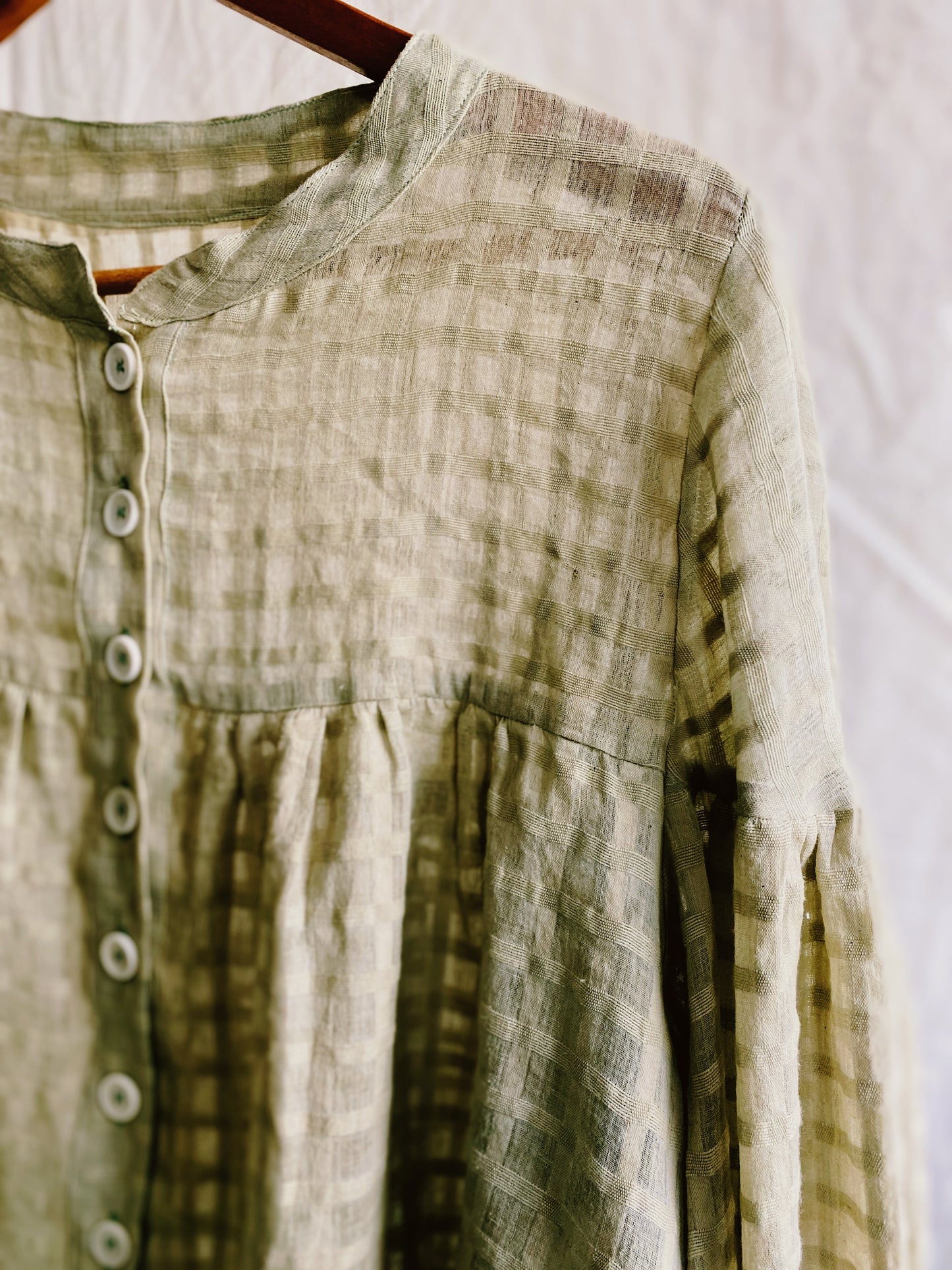 Short Suki blouse in plantdyed silk/cotton