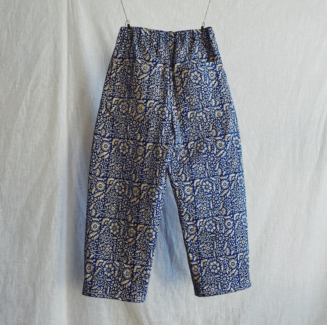 Quilted Agnes pants in blockprinted floral