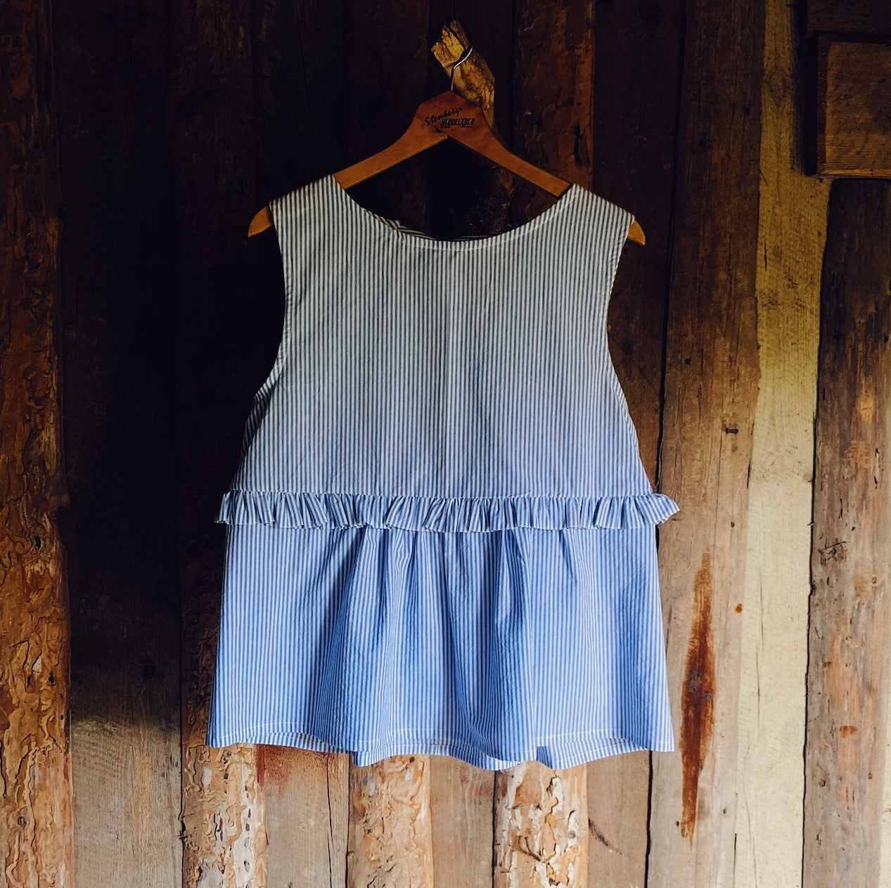Bloomer top in blue stripe