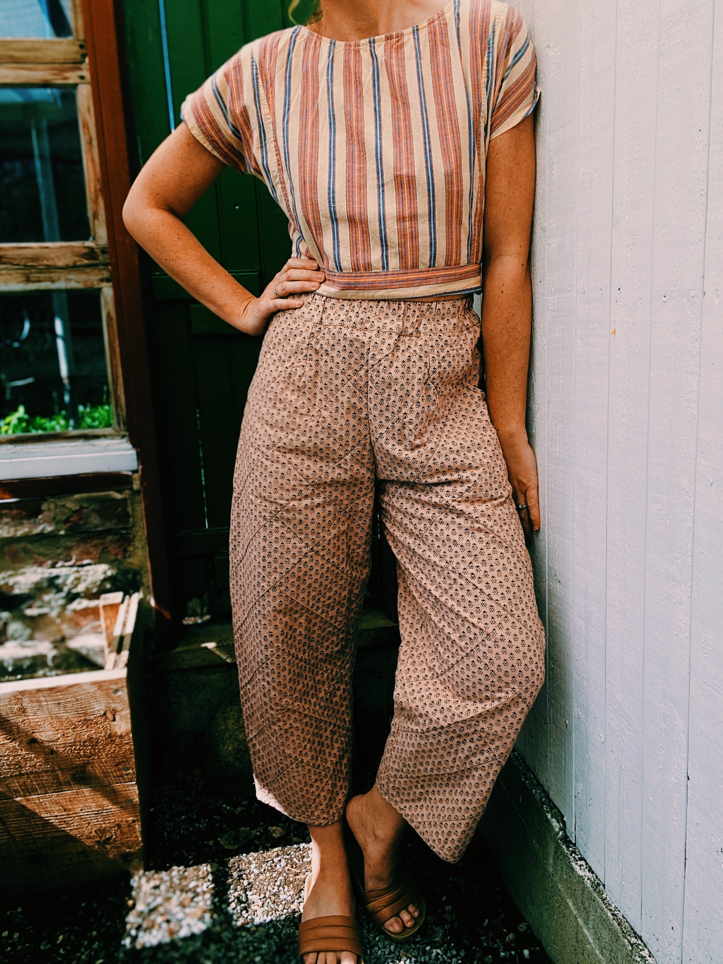 Quilted Agnes pants in apricot ditsy