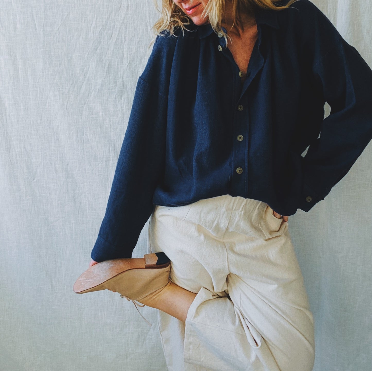 Hana blouse in dark indigo raw silk