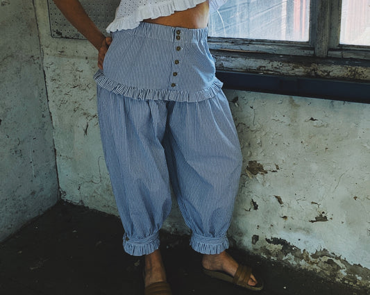 Bloomer pants in blue stripe