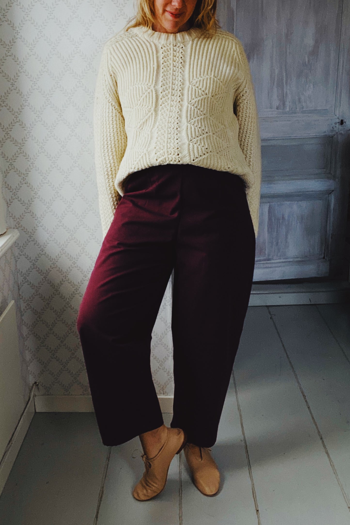 Agnes pants in burgundy cotton twill