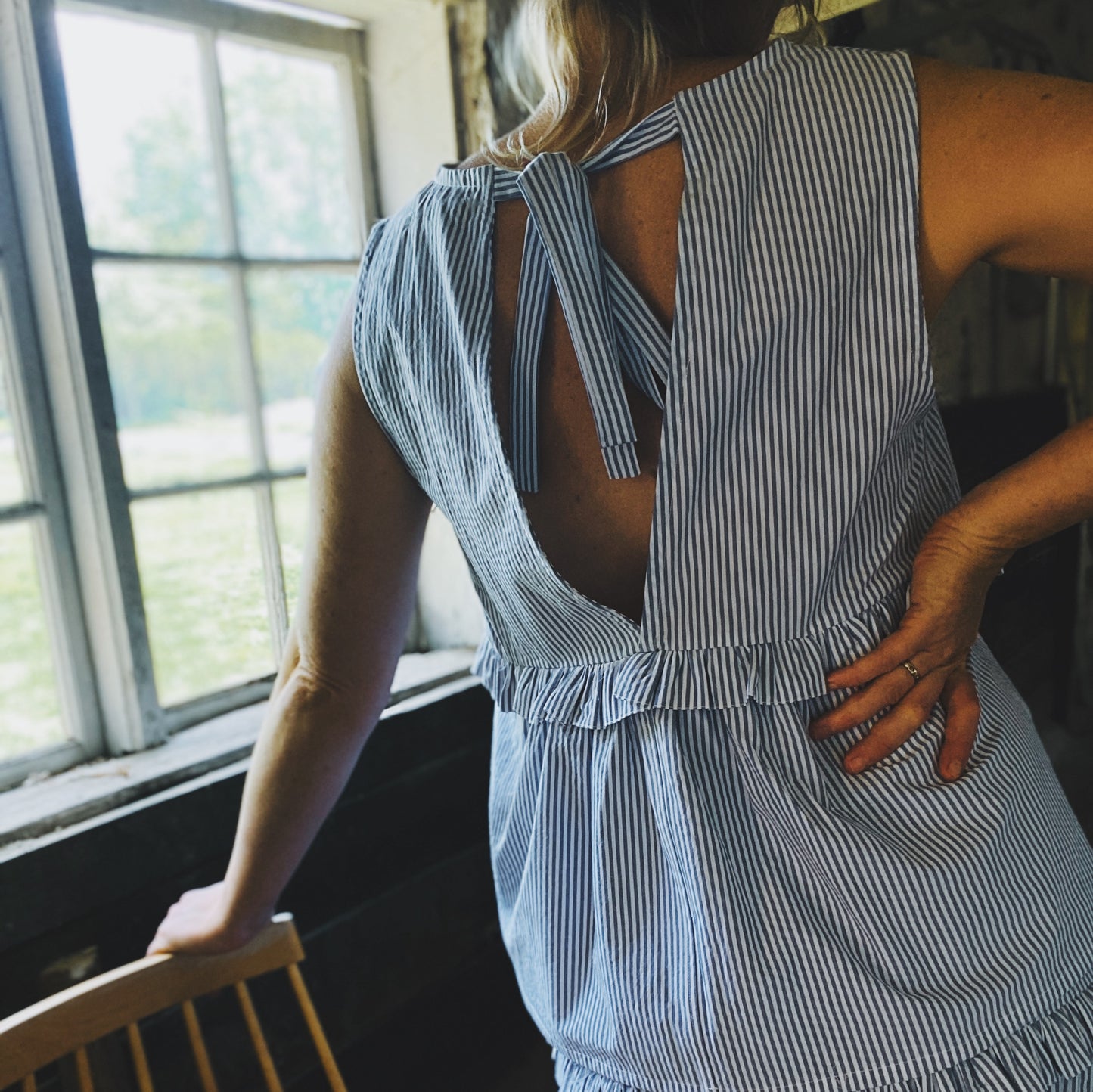 Bloomer top in blue stripe