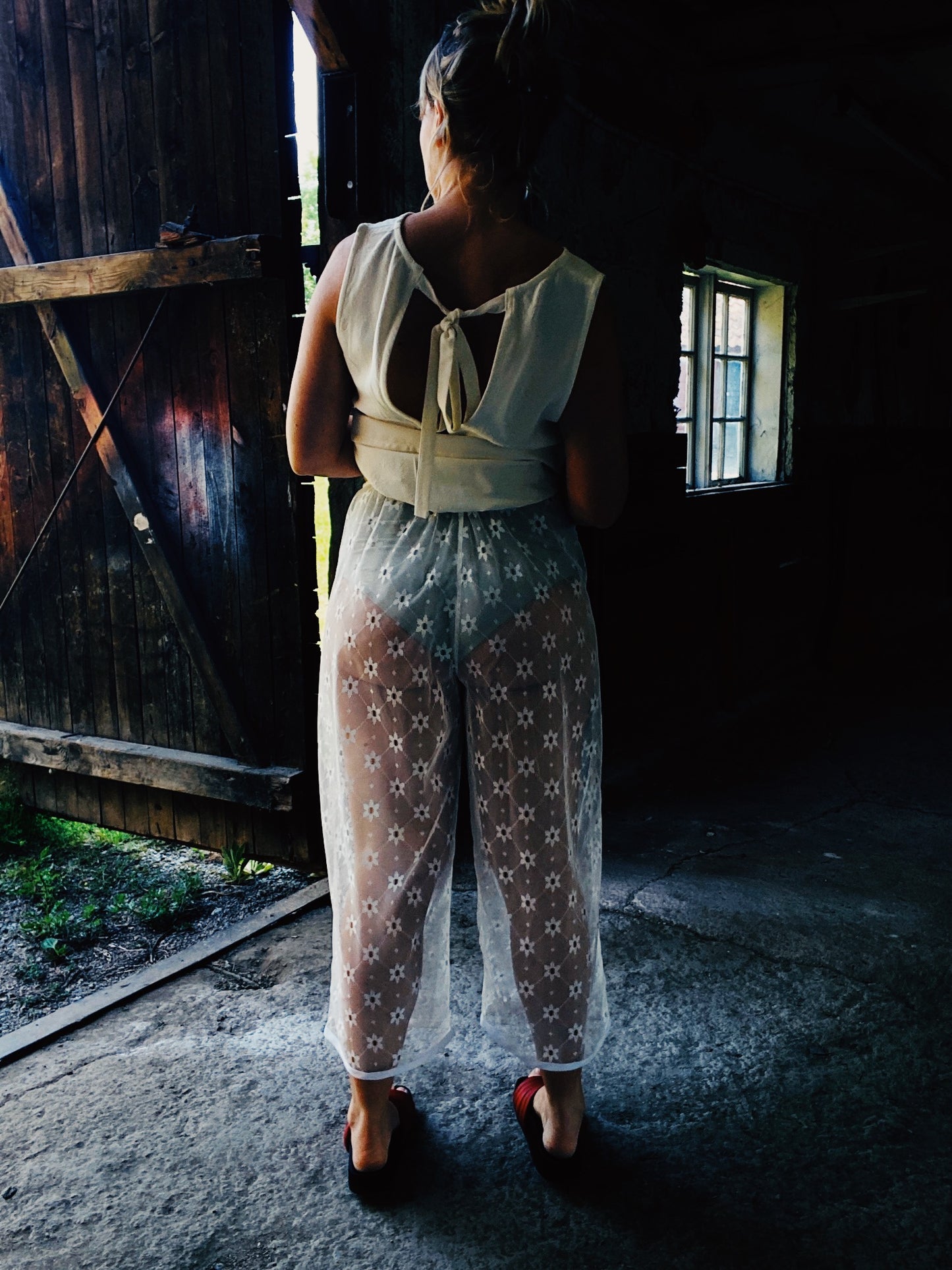 Sheer pants in floral mesh