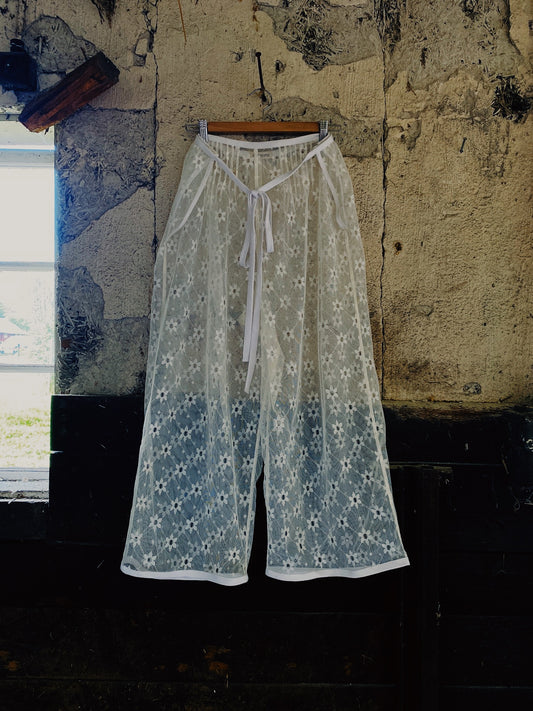 Sheer pants in floral mesh