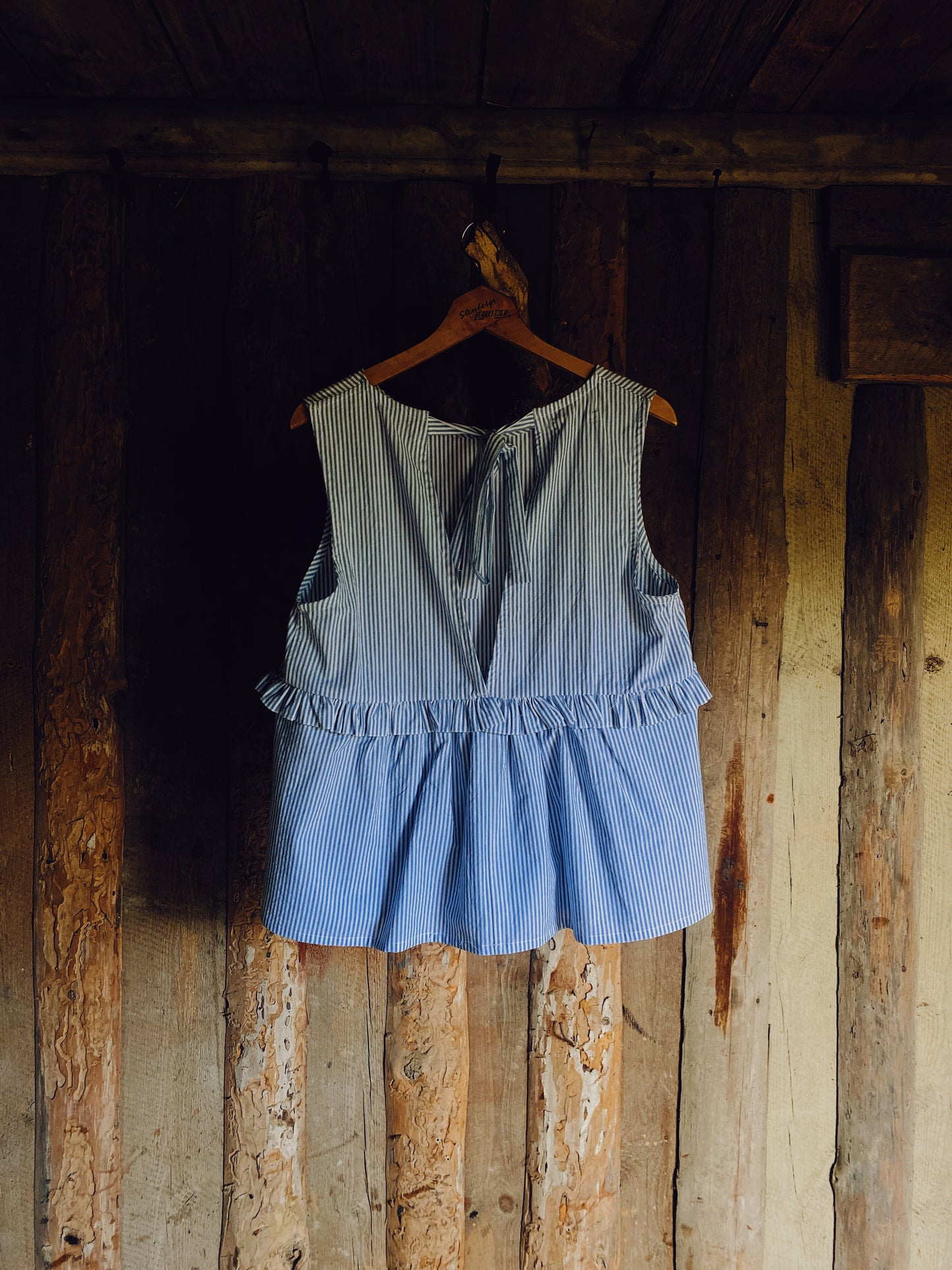 Bloomer top in blue stripe