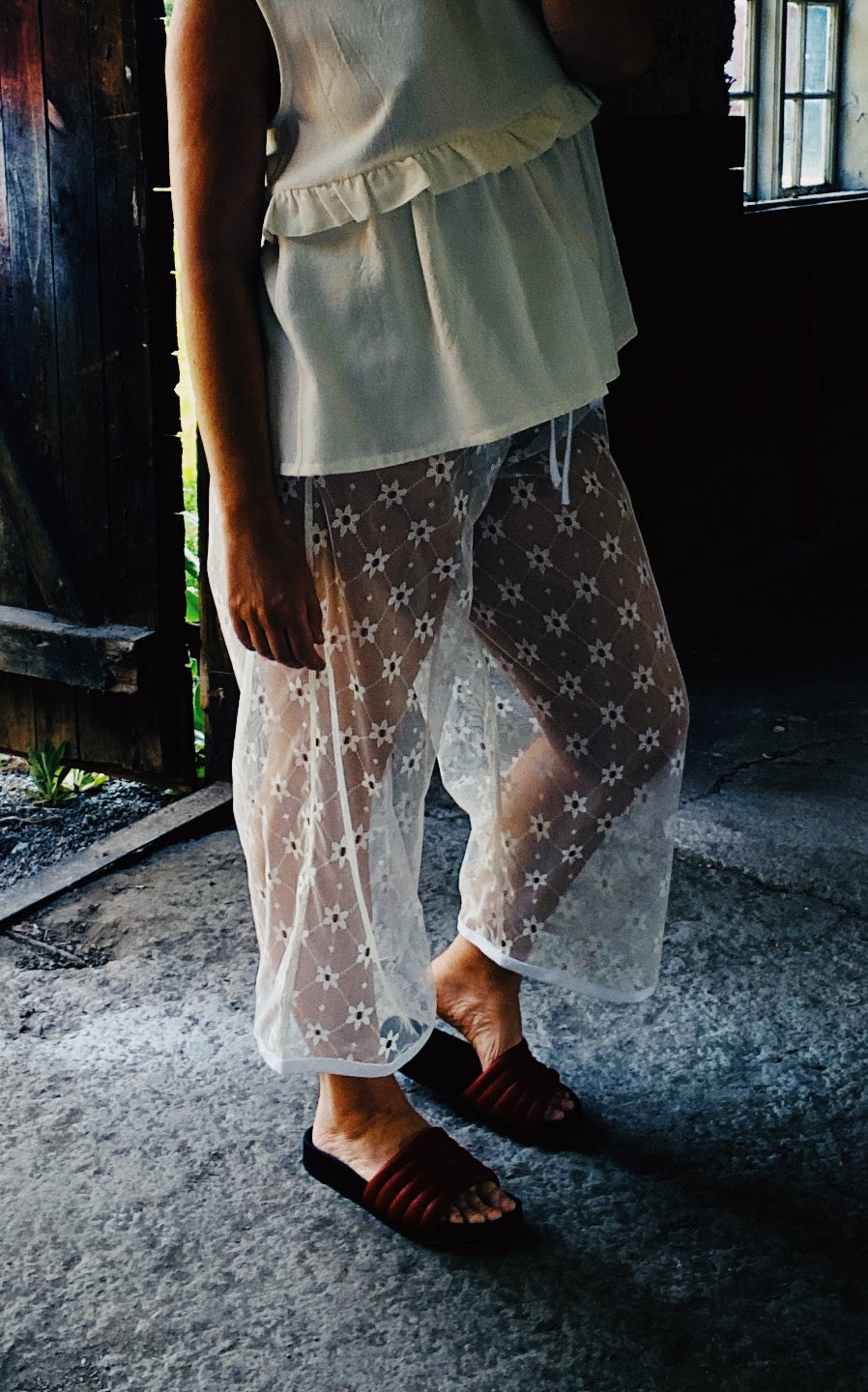 Sheer pants in floral mesh