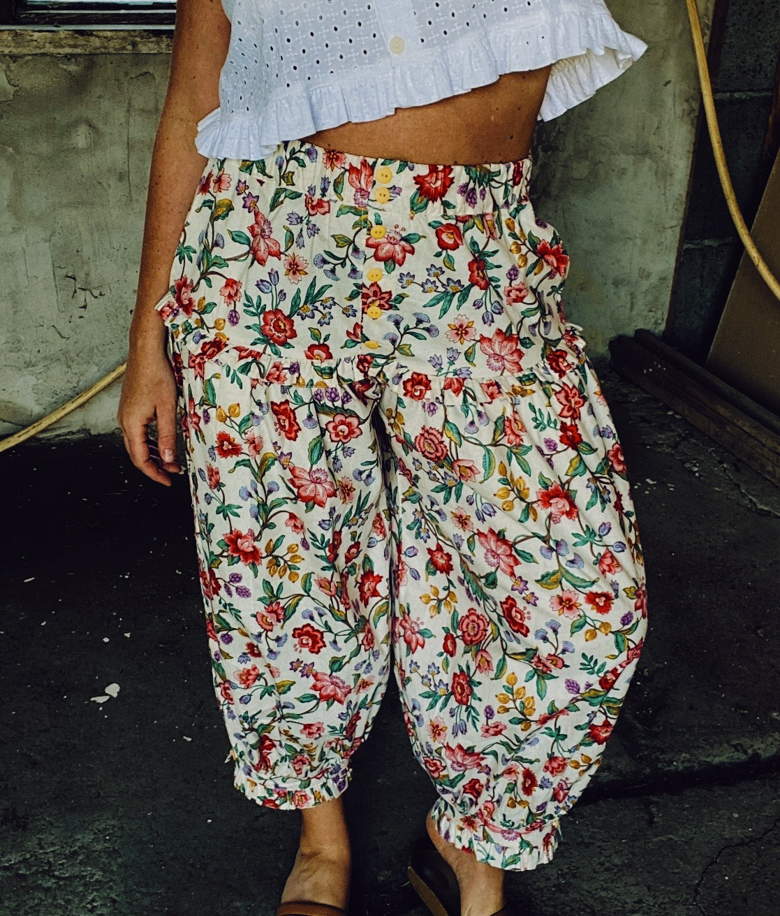 Bloomer pants in pink floral